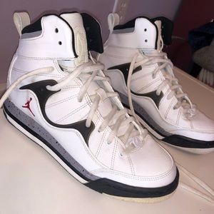 Vintage Jordan’s Basketball Sneakers Youth Girls